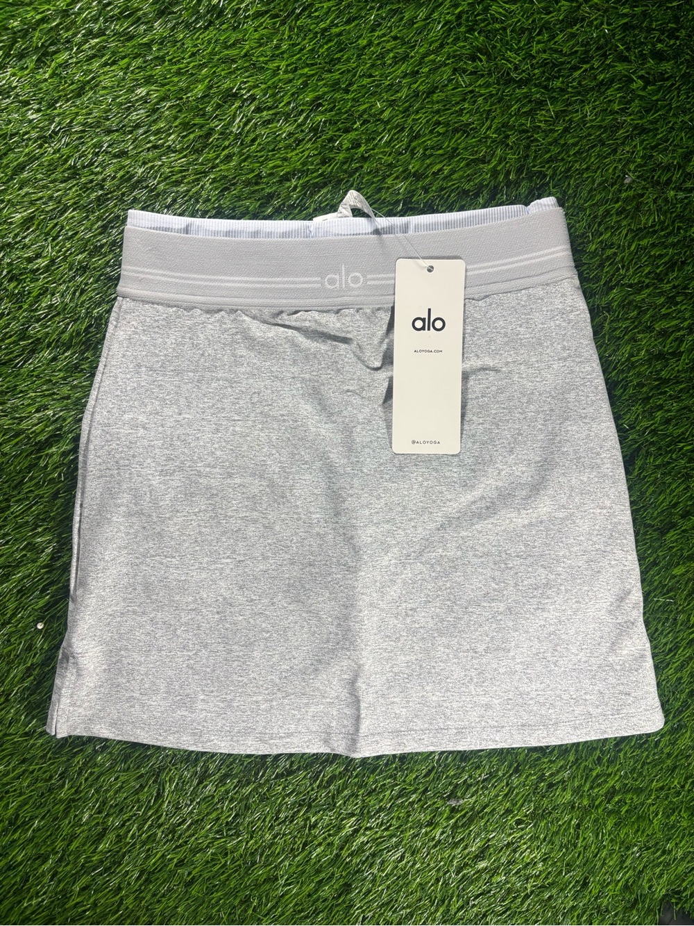 Alo Light Grey Skirt - Picture 3 of 3